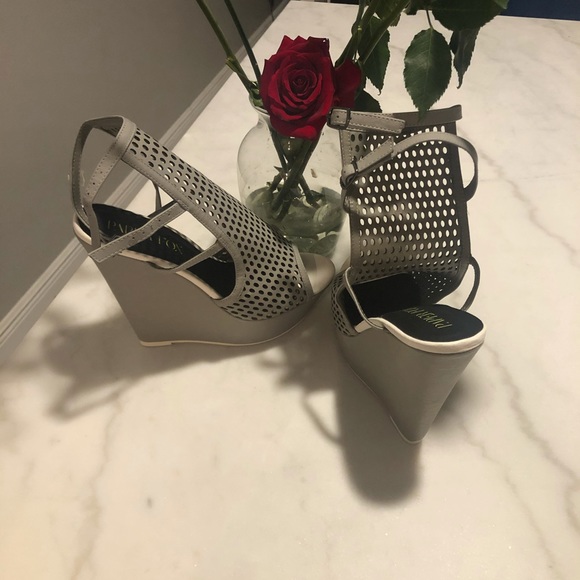 Gray wedges - Picture 5 of 6